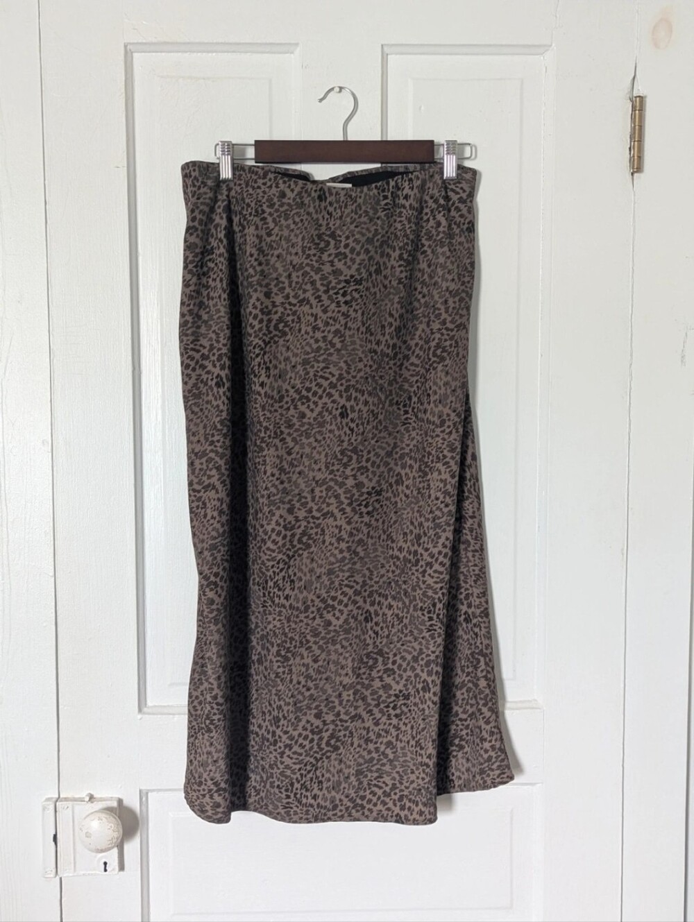 Leopard print slinky skirt